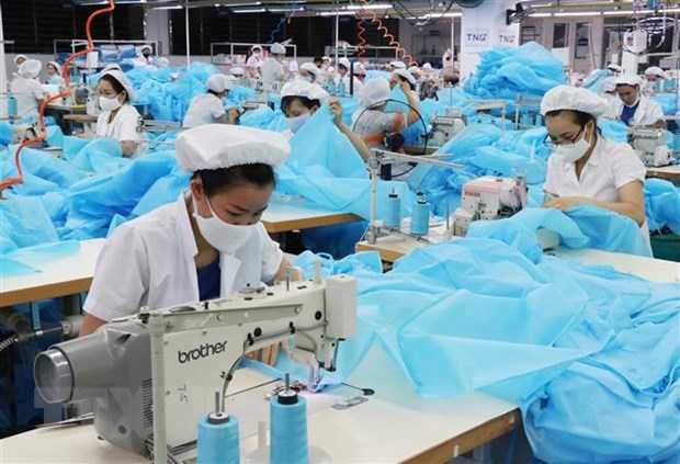 Japanese firm to invest in protective clothing factory in Vietnam hinh anh 1