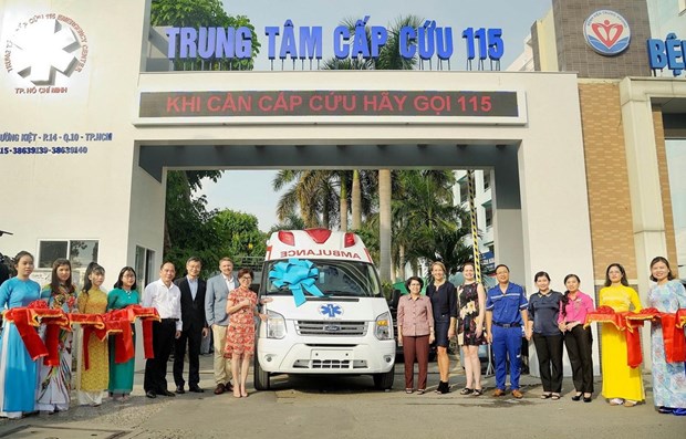 US firms present medical supplies to HCM City hinh anh 1