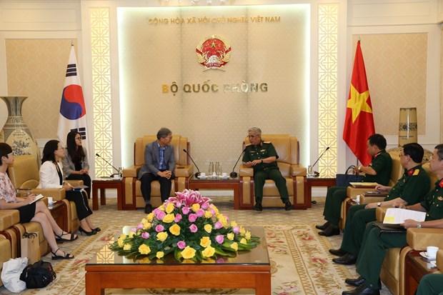Vietnam hopes for more RoK support to tackle post-war bomb consequences hinh anh 1
