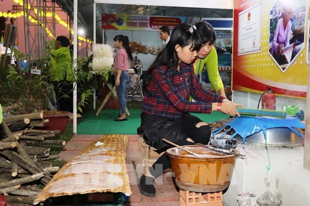 Fair highlights specialties of four southern provinces hinh anh 1