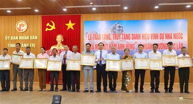 Quang Tri awards “Heroic Vietnamese Mother” title to 84 women hinh anh 1