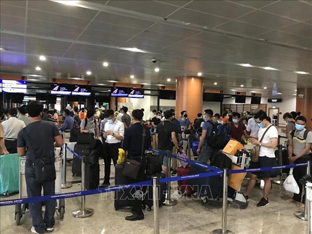 Nearly 240 Vietnamese nationals repatriated from Myanmar hinh anh 1