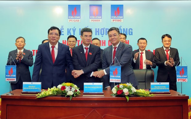PetroVietnam subsidiaries ink deal on projects hinh anh 1