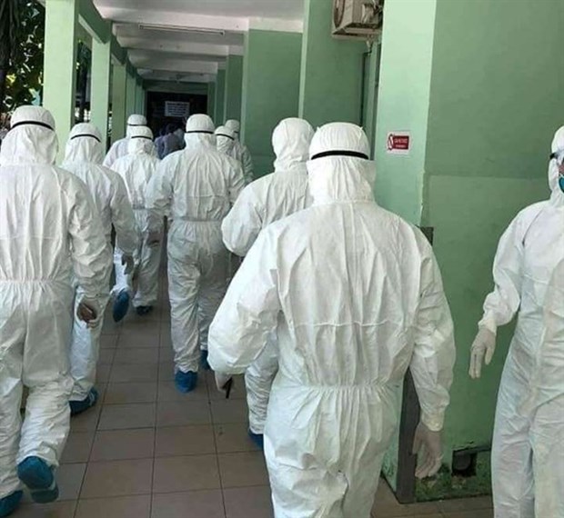 Brave doctors head to Da Nang to fight outbreak hinh anh 1