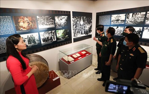 Valuable exhibits put on show on anniversary of August Revolution hinh anh 1
