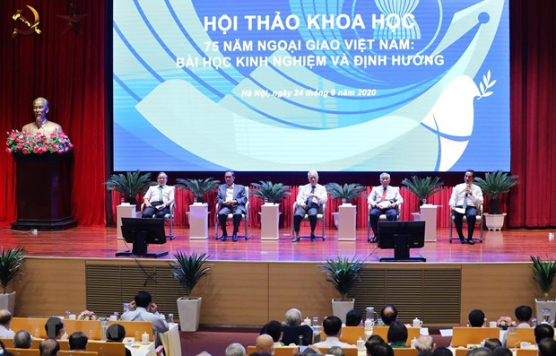 Diplomatic sector an important contributor to national construction-defence hinh anh 1