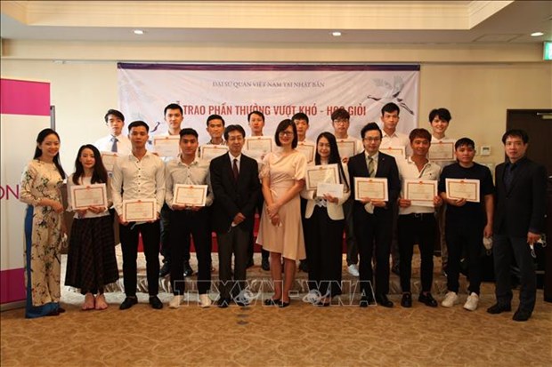Vietnamese apprentices get rewards for high results in Japanese language test hinh anh 1