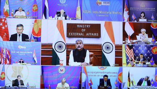 ASEAN step up cooperation with EU, India hinh anh 3