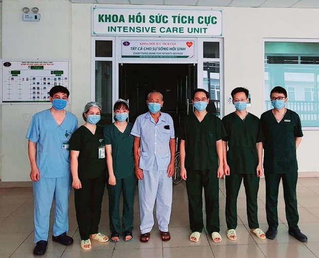 COVID-19: No new cases, 10 more patients given all clear hinh anh 1