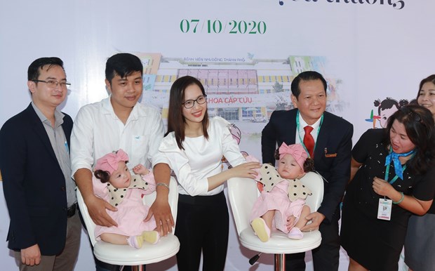 Conjoined twins head home nearly three months after separation hinh anh 1