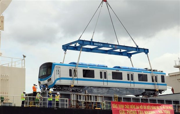 First train for HCM City Metro Line No 1 arrives from Japan hinh anh 1