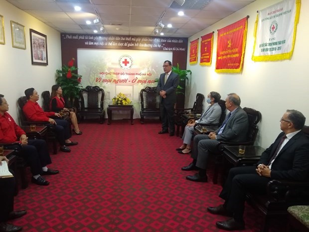 Ambassadors of Pacific Alliance support Vietnamese flood victims hinh anh 2