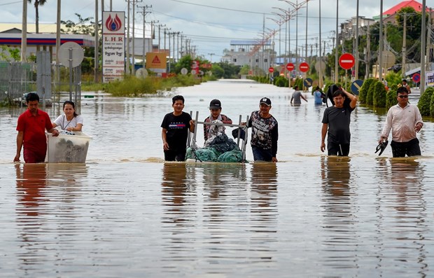 Floods kill 36 people in Cambodia hinh anh 1