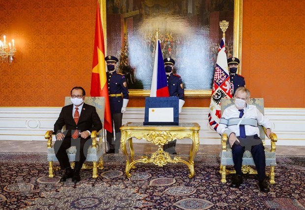Czech President lauds friendship with Vietnam hinh anh 1