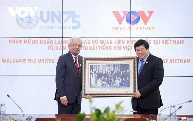UN officials hold working session with VOV leaders hinh anh 1