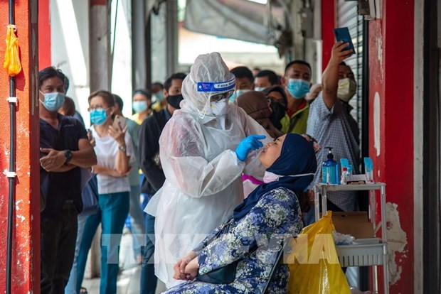 Malaysia needs 2.4 billion USD to overcome pandemic next year hinh anh 1