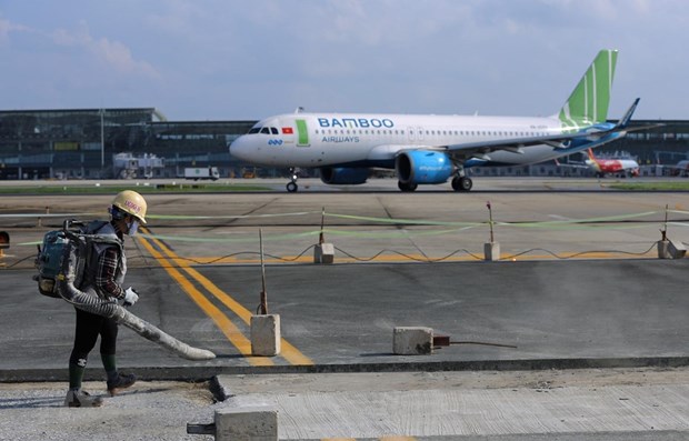 Upgrade of Noi Bai, Tan Son Nhat runways urged to be completed by year-end hinh anh 1