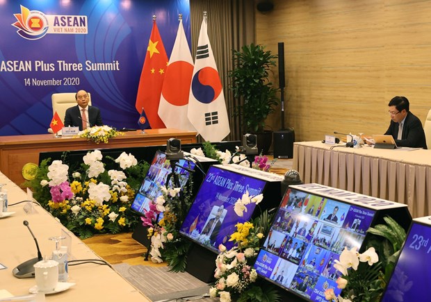 ASEAN Plus Three vow to beef up cooperation amidst COVID-19 hinh anh 1