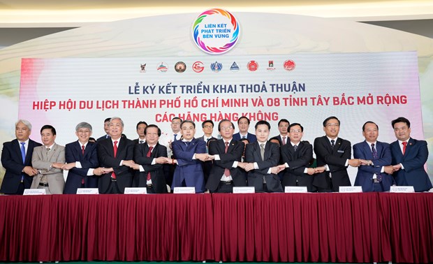 Vietjet cooperates with HCM City to develop tourism hinh anh 1