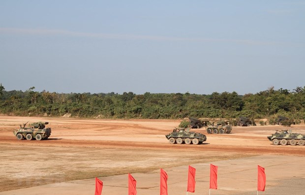 Laos live-fire exercise marking National Day hinh anh 1