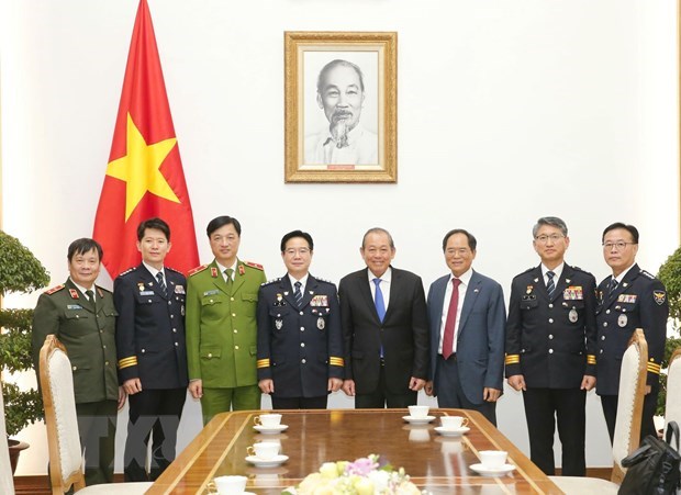 Deputy PM receives RoK’s National Police Agency delegation hinh anh 1