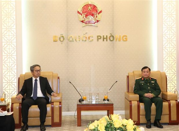 Vietnam, Japan bolster defence cooperation hinh anh 1