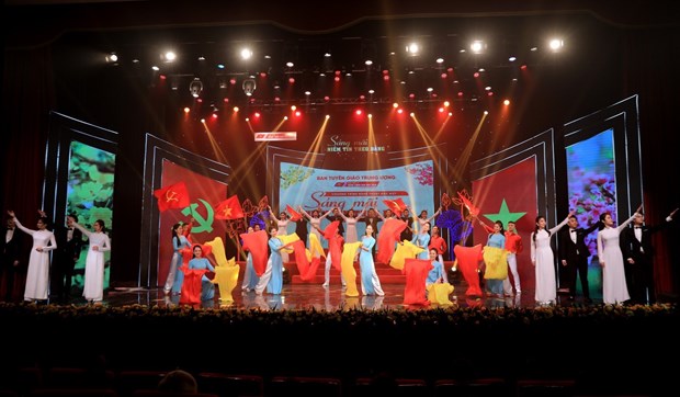Hanoi arts programme praises Party’s leadership hinh anh 1