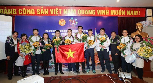 Vietnamese students win five gold medals at Int’l Olympiad of Metropolises hinh anh 1