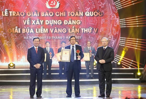 Winners of National Press Awards on Party building named hinh anh 2