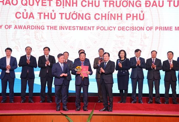 Quang Binh asked to improve business environment to lure more investors hinh anh 2