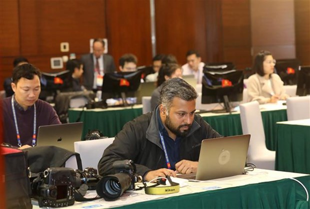 Online coverage of Party Congress excellent opportunity for foreign reporters hinh anh 1
