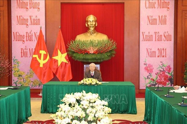 Top Vietnamese, Chinese leaders hold phone talks hinh anh 1