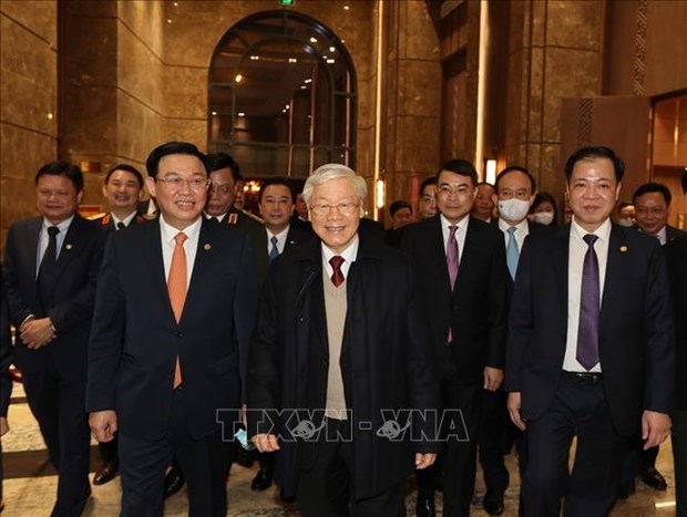 Top leader wishes Hanoi prosperous New Year hinh anh 1