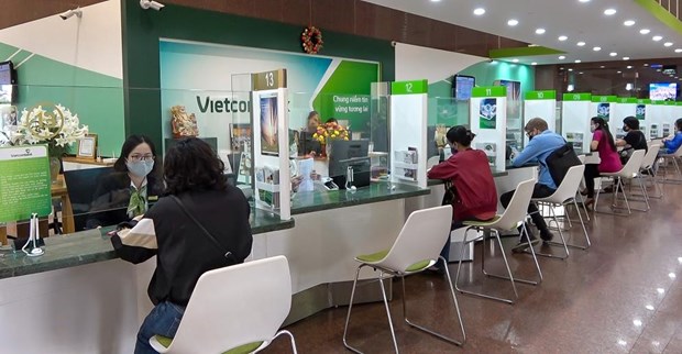Vietcombank offers interest reduction on COVID-19-affected customers hinh anh 1