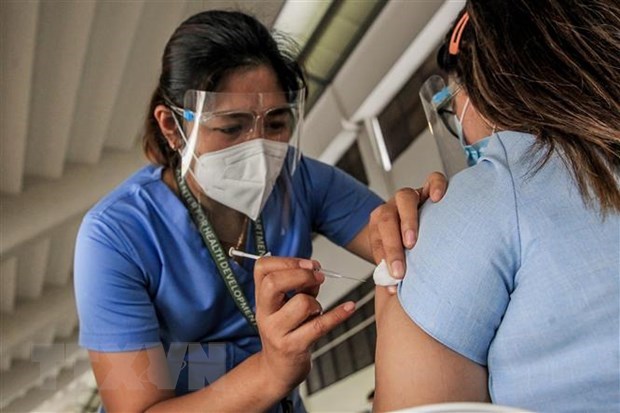 COVID-19: Cambodia takes stringent measures, Philippines gets help in vaccine purchase hinh anh 2
