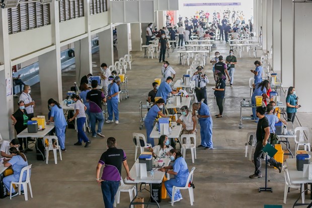 Philippines sees highest daily tally of COVID-19 in seven months hinh anh 1