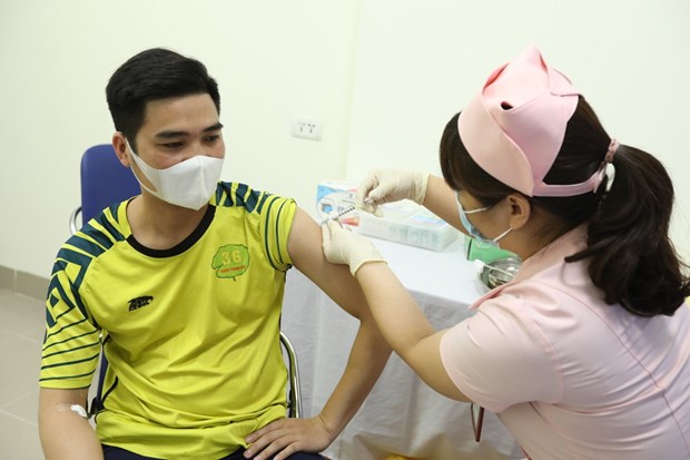 Fifteen more volunteers injected with COVIVAC candidate vaccine hinh anh 1