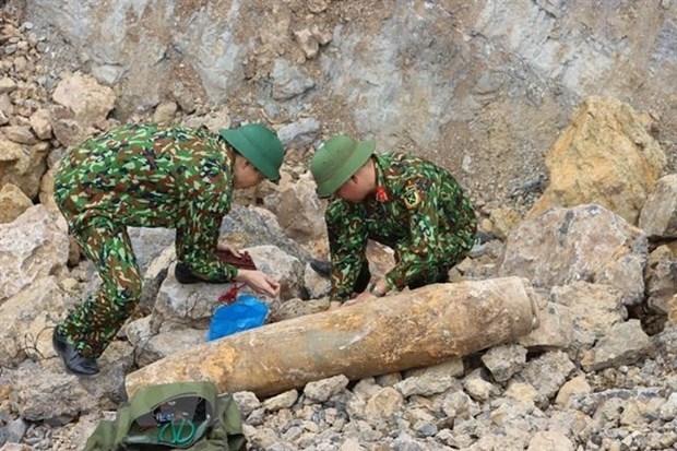 Wartime bomb in Nghe An removed safely hinh anh 1