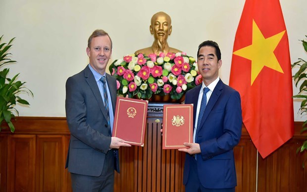 Vietnam, UK exchange official notes of UKVFTA hinh anh 1