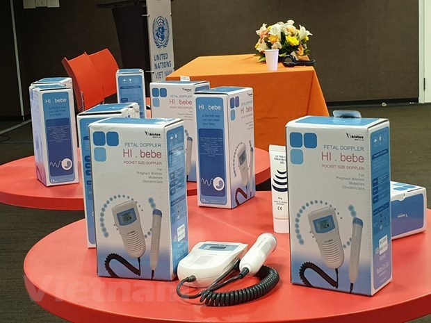 UNFPA provides more equipment to better reproductive health in central Vietnam hinh anh 1