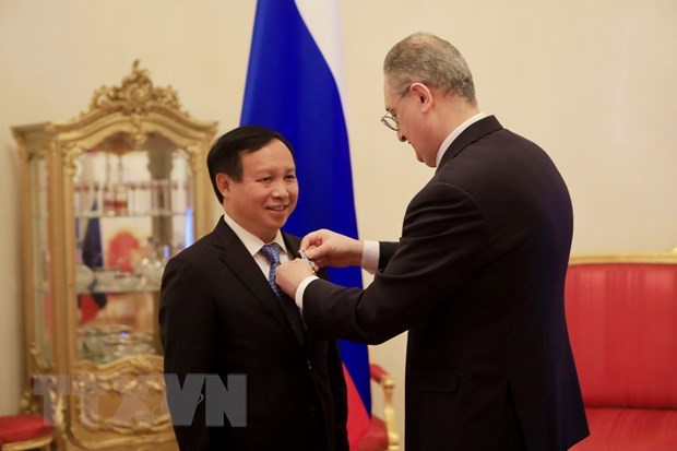 Vietnamese ambassador to Russia honoured for devotion to bilateral ties hinh anh 1
