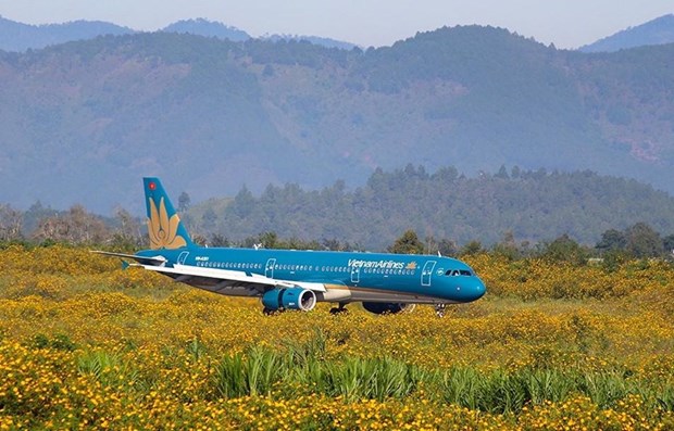 Vietnam Airlines to open six new routes in peak season hinh anh 1