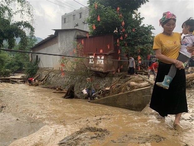 PM requests efforts to deal with floods in northern mountainous region hinh anh 1