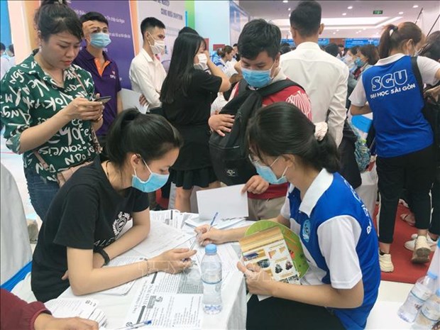 Job market shows strong signs of recovery hinh anh 1