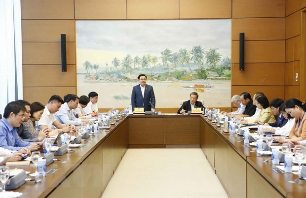 Top legislator holds working session with NA Committee for Science, Technology and Environment hinh anh 2