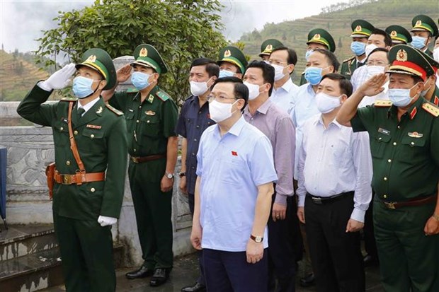 NA leader inspects preparations for elections in Ha Giang hinh anh 1