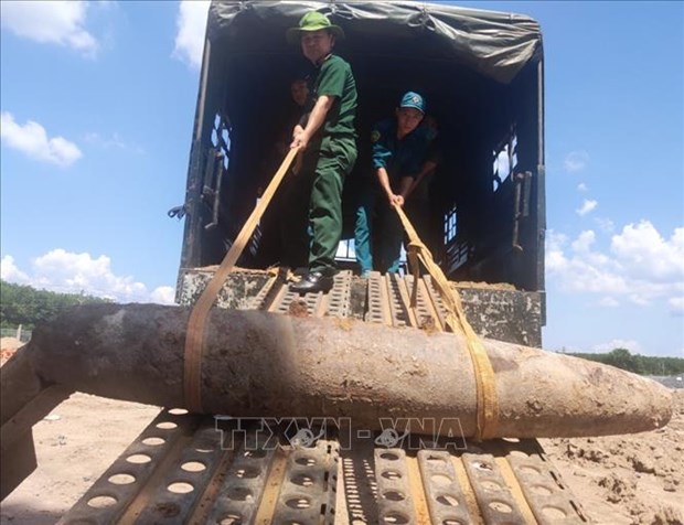 Binh Duong safely handles wartime bomb hinh anh 1