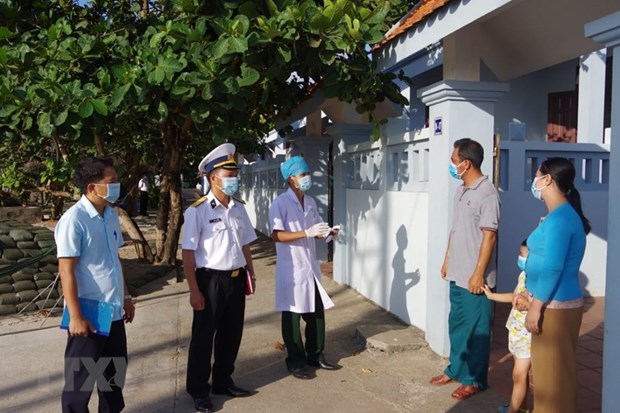 Pandemic prevention, control measures tightened on Truong Sa archipelago hinh anh 1