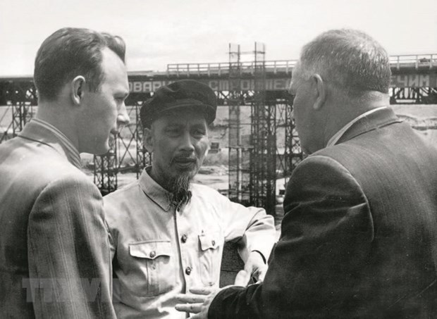 President Ho Chi Minh in memories of Russian people hinh anh 2