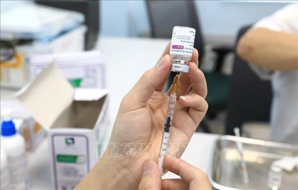 Vietnam moves to establish COVID-19 vaccine fund hinh anh 1